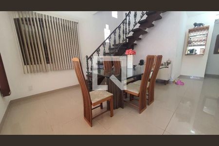 Casa à venda com 5 quartos, 360m² em Piratininga, Niterói