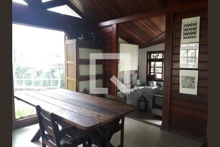 Casa à venda com 3 quartos, 110m² em Maravista, Niterói