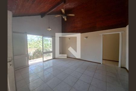 Casa à venda com 3 quartos, 203m² em Itaipu, Niterói