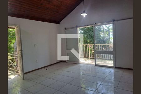 Casa à venda com 3 quartos, 203m² em Itaipu, Niterói