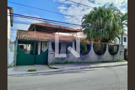 Casa à venda com 3 quartos, 353m² em Itaipu, Niterói