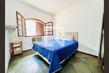 Casa à venda com 3 quartos, 353m² em Itaipu, Niterói