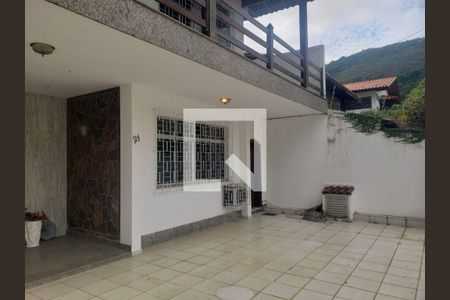 Casa à venda com 5 quartos, 270m² em São Francisco, Niterói