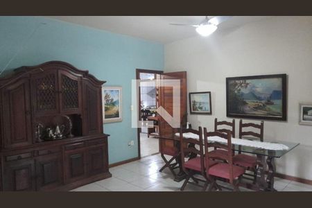 Casa à venda com 4 quartos, 240m² em Matapaca, Niterói