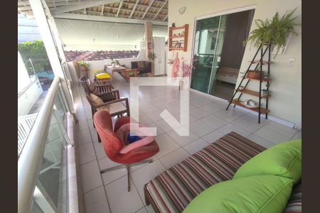 Casa à venda com 3 quartos, 160m² em Pé Pequeno, Niterói