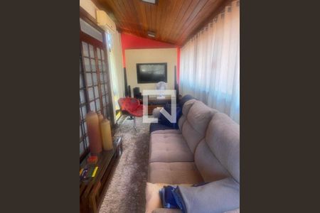 Casa à venda com 5 quartos, 200m² em Maravista, Niterói