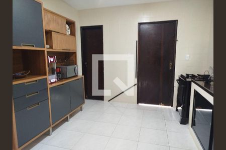 Casa à venda com 3 quartos, 177m² em Piratininga, Niterói