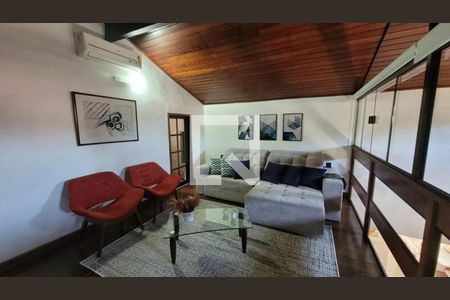 Casa à venda com 3 quartos, 450m² em Piratininga, Niterói