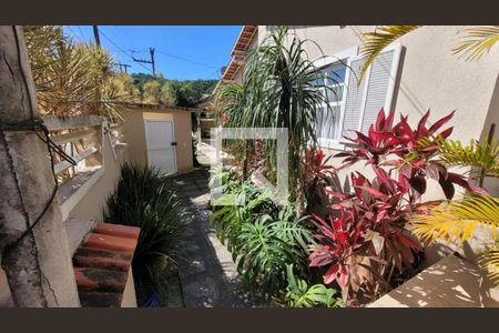 Casa à venda com 3 quartos, 450m² em Piratininga, Niterói