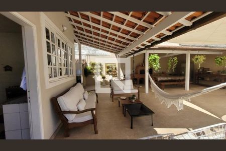 Casa à venda com 3 quartos, 450m² em Piratininga, Niterói