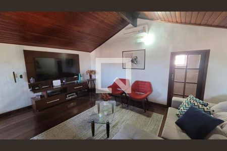 Casa à venda com 3 quartos, 450m² em Piratininga, Niterói