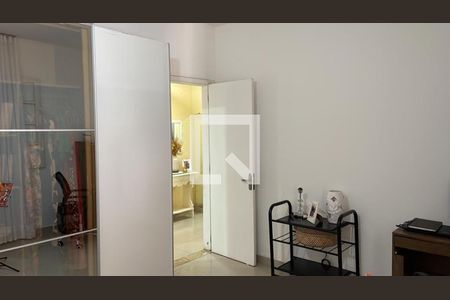 Casa à venda com 3 quartos, 450m² em Piratininga, Niterói