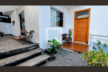 Casa à venda com 3 quartos, 216m² em Camboinhas, Niterói