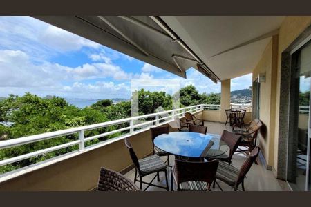 Casa à venda com 4 quartos, 260m² em Charitas, Niterói