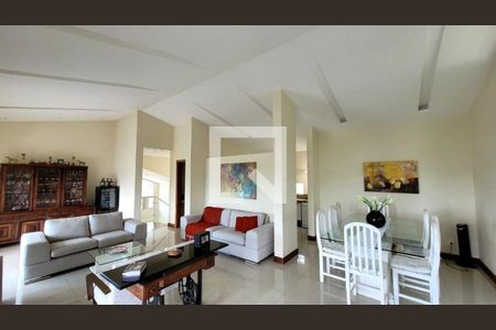 Casa à venda com 4 quartos, 260m² em Charitas, Niterói