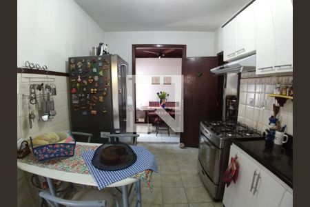Casa à venda com 3 quartos, 280m² em Maravista, Niterói