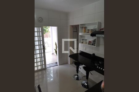 Casa à venda com 5 quartos, 252m² em Matapaca, Niterói