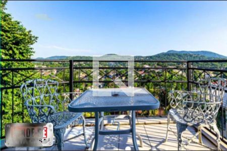 Casa à venda com 470m², 4 quartos e 2 vagas