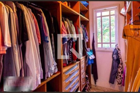 Casa à venda com 470m², 4 quartos e 2 vagas