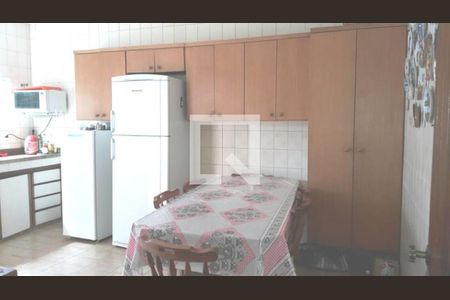 Casa à venda com 4 quartos, 356m² em Itaipu, Niterói