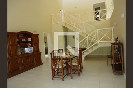 Casa à venda com 5 quartos, 600m² em Muriqui, Niterói