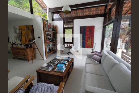 Casa à venda com 3 quartos, 242m² em Vila Progresso, Niterói