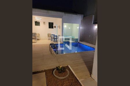 Casa à venda com 4 quartos, 256m² em Itaipu, Niterói