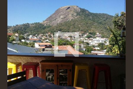 Casa à venda com 4 quartos, 360m² em São Francisco, Niterói