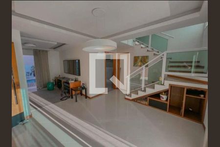 Casa à venda com 3 quartos, 230m² em Piratininga, Niterói