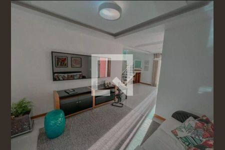 Casa à venda com 3 quartos, 230m² em Piratininga, Niterói