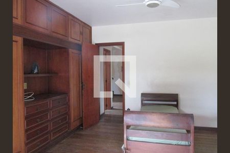 Casa à venda com 4 quartos, 271m² em Camboinhas, Niterói