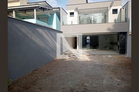 Casa à venda com 4 quartos, 209m² em Itaipu, Niterói