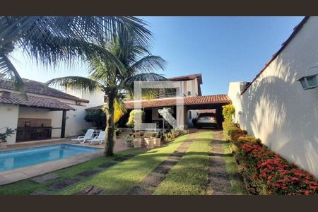 Casa à venda com 5 quartos, 356m² em Camboinhas, Niterói