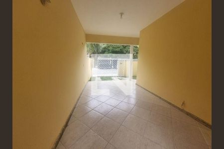 Casa à venda com 2 quartos, 90m² em Serra Grande, Niterói