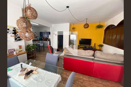 Casa à venda com 3 quartos, 200m² em Piratininga, Niterói