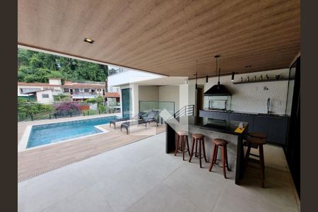 Casa à venda com 4 quartos, 320m² em Itaipu, Niterói