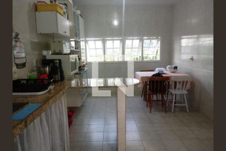 Casa à venda com 4 quartos, 260m² em Badu, Niterói