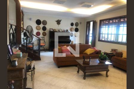 Casa à venda com 4 quartos, 392m² em Itaipu, Niterói
