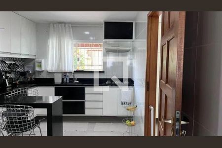 Casa à venda com 3 quartos, 120m² em Serra Grande, Niterói
