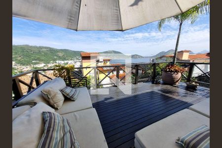 Casa à venda com 5 quartos, 262m² em São Francisco, Niterói