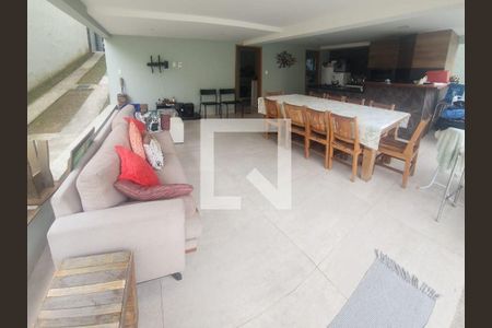 Casa à venda com 3 quartos, 192m² em Piratininga, Niterói