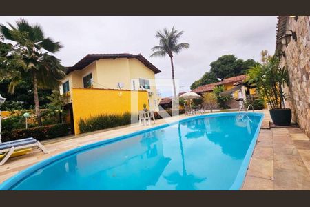 Casa à venda com 3 quartos, 130m² em Itaipu, Niterói