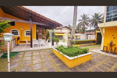 Casa à venda com 3 quartos, 130m² em Itaipu, Niterói