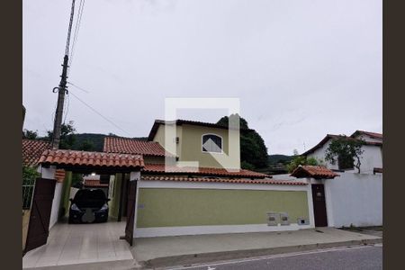 Casa à venda com 3 quartos, 200m² em Piratininga, Niterói