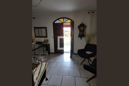 Casa à venda com 3 quartos, 220m² em Piratininga, Niterói