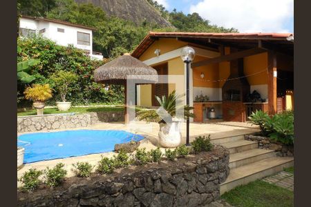 Casa à venda com 4 quartos, 239m² em Itaipu, Niterói