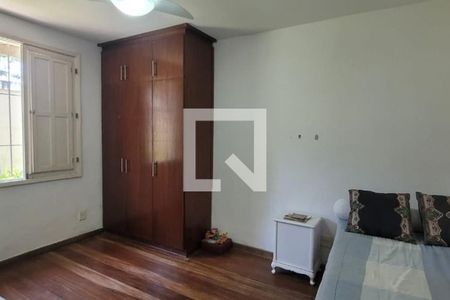 Casa à venda com 3 quartos, 250m² em Piratininga, Niterói