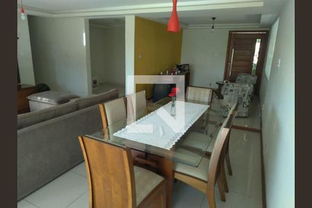 Casa à venda com 4 quartos, 270m² em Pendotiba, Niterói