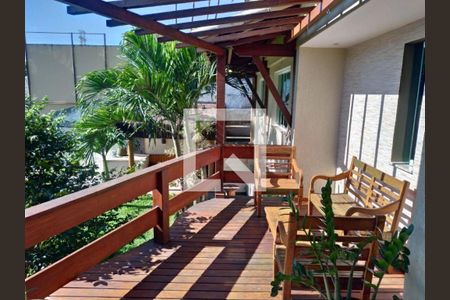 Casa à venda com 4 quartos, 270m² em Pendotiba, Niterói