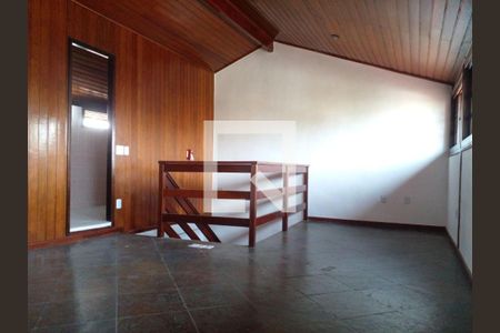 Casa à venda com 5 quartos, 340m² em Itaipu, Niterói